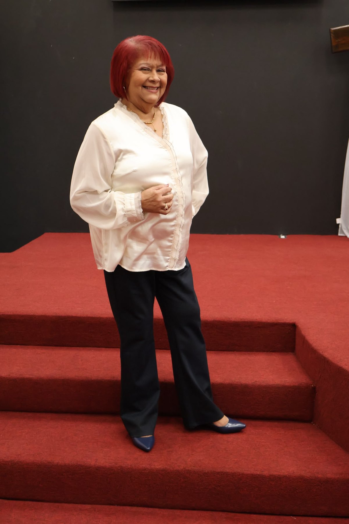 Pastora Monse sonriendo